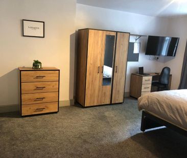 16 bedroom flat to rent - Photo 6