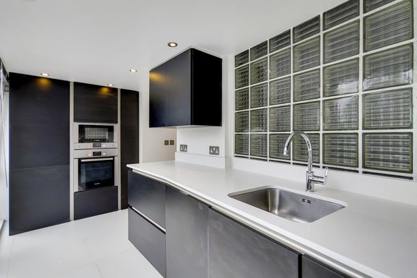3 bedroom flat to rent - Photo 1
