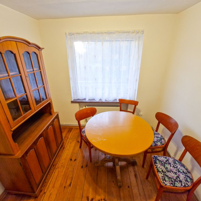 Do wynajęcia – niewielki dom z garażem i ogrodem - Photo 1