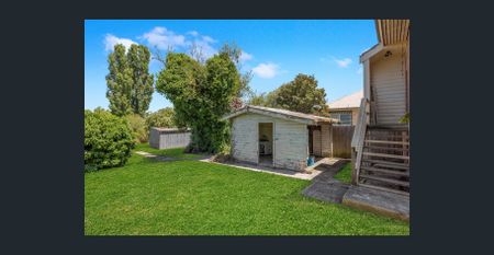 Spacious 3 Bedroom Heritage Listed Home - Photo 5
