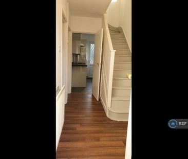 3 bedroom end of terrace house to rent - Photo 5