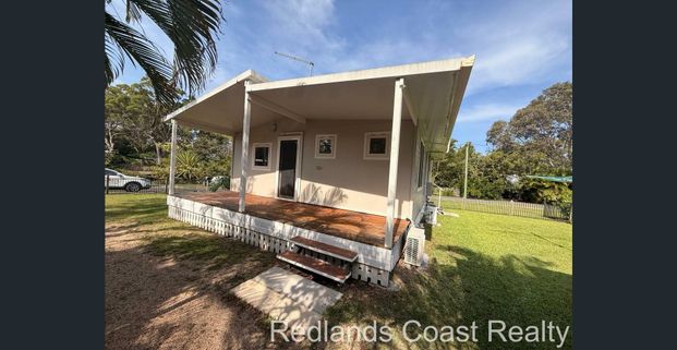 Beautiful 2 Bedroom Property With Water Glimpses - Photo 1