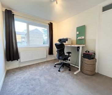 2 bed flat to rent in Broadlands Court, Wokingham Road, Bracknell, ... - Photo 5