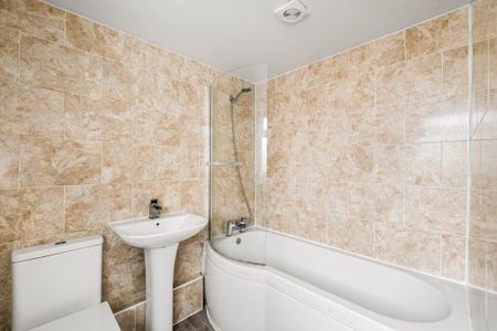 3 bedroom terraced house to rent - Photo 4