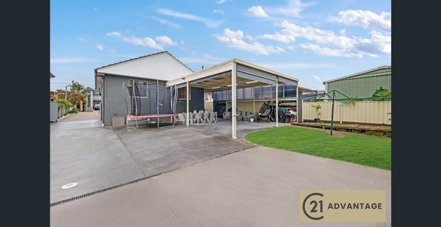 Family Home with Expansive Outdoor Entertaining - Photo 1