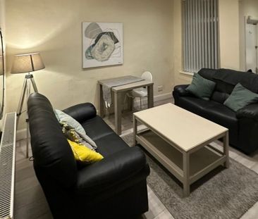 4 bedroom terraced house to rent - Photo 4