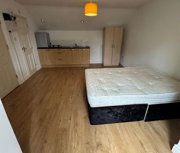 Studio to rent - Photo 1