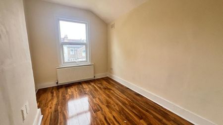 4 bedroom terraced house to rent - Photo 4