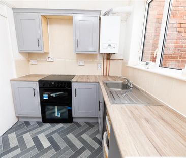 2 bedroom terraced house to rent - Photo 1