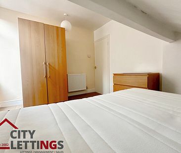 2 Bedroom Flat - Photo 3