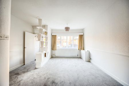 4 bedroom end of terrace house to rent - Photo 2