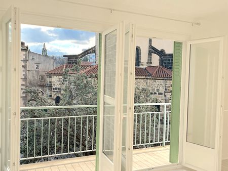 Charmant T3 de 73m² , en plein coeur de Chamalières avec balcon accès direct sur le marché. - Photo 5