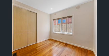 Spacious 5-Bedroom Family Home in Prime Box Hill North Location - Photo 3