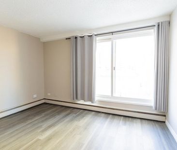 211 14 Avenue SW, Calgary - Photo 2