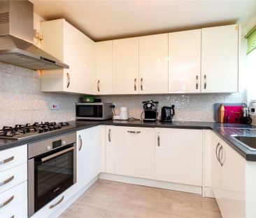 3 bedroom House in Gayhurst Close, Reading - Photo 6