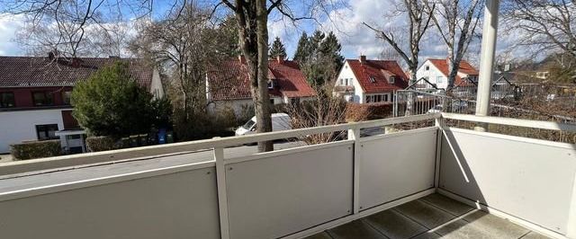 Schöne 3-Zimmer-Wohnung mit Balkon in begehrter Lage, Nähe Schillerwiesen - Photo 1