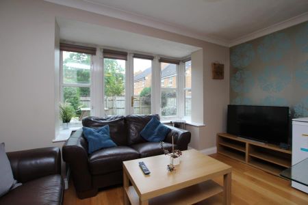 5 bedroom townhouse to rent - Photo 2