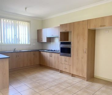 2/12-14 Bartlett Street, Preston VIC 3072 - Photo 2