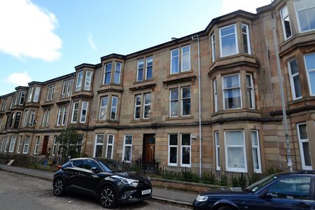 2 bed flat to rent in Whitefield Road, Glasgow, G51 - Photo 2