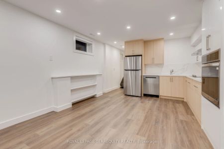 94 Earlscourt Avenue #BSMT - Photo 5