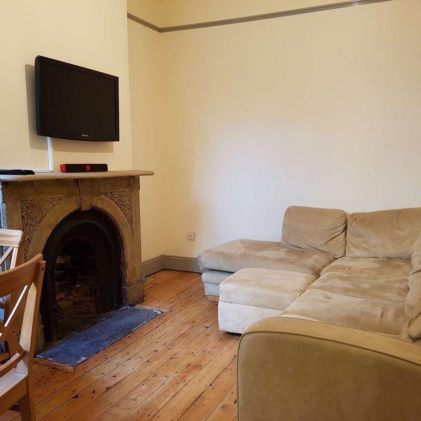 Lovely Mystical Didsbury Street Room 5 - Photo 1