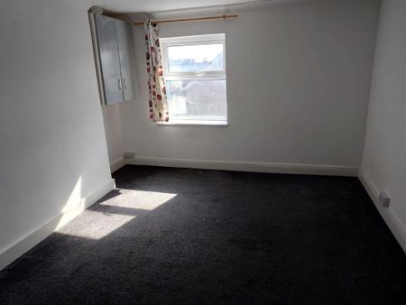 5 bedroom semi-detached house to rent - Photo 3