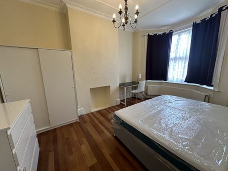 1 bed House To Let - Photo 2