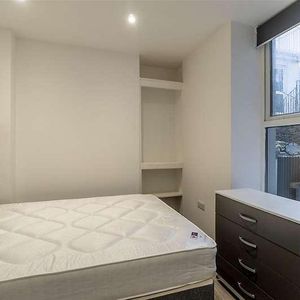 Clifton Place, North Hill, Plymouth, PL4 - Photo 2