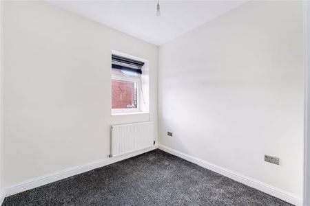Higher Swan Lane, Bolton - Photo 3