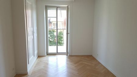 LOFT und renovierte 3.5-Zimmer-Altbauwohnung mit Balkon - Photo 4