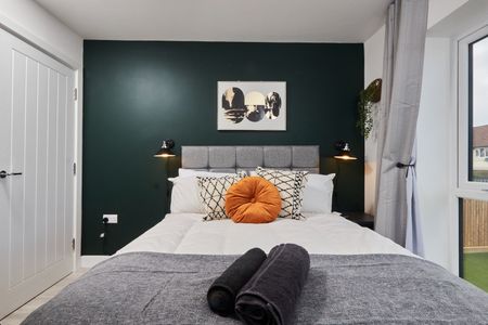 8 Bed Semi-Detached House, The Two Trees, LS9 - Photo 5