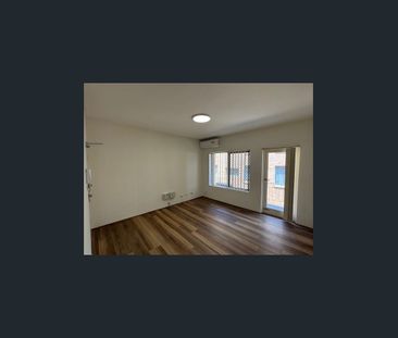 "Location Perfect" - Photo 4