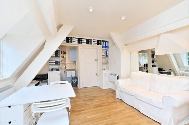 Studio to rent - Photo 1