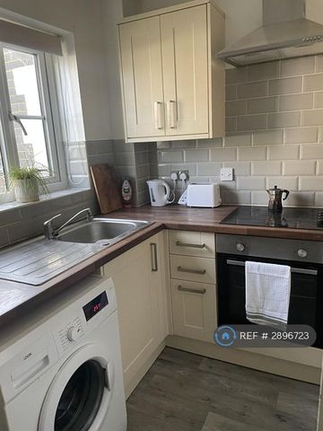 1 bedroom flat to rent - Photo 2