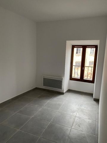 Location Appartement 5 pièces 69m² LES VANS 07140 - Photo 3