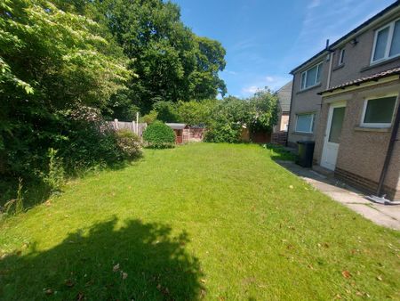 4 bedroom detached house to rent - Photo 4