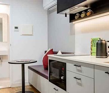 Cosy 2 Bed Apartment - Photo 3