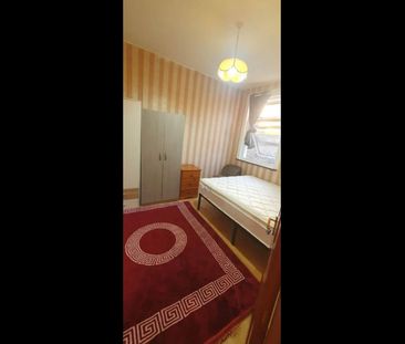 Room in a Shared House, Shelley Avenue, E12 - Photo 3