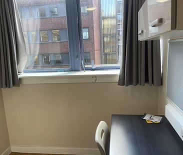 Studio Flat, Bath Street, G2 - Photo 2