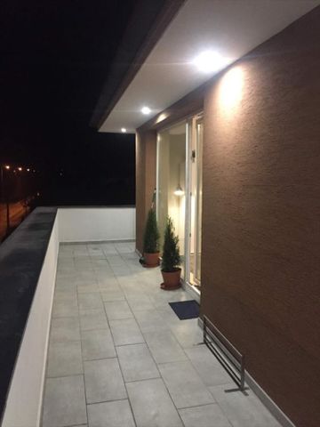 Kiadó újszerű állapotú lakás - Debrecen - Fotó 3