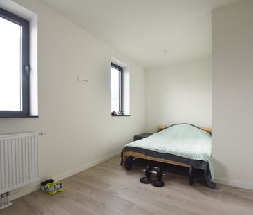 Modern en lichtrijk appartement met uniek uitzicht in hartje Elversele - Photo 6