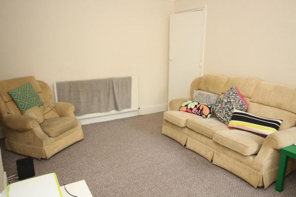 2 bedroom Student Flat to rent in Coniston Avenue, Jesmond, Newcastle Upon Tyne, NE2 - Photo 1