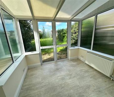 2 bedroom bungalow to rent - Photo 2