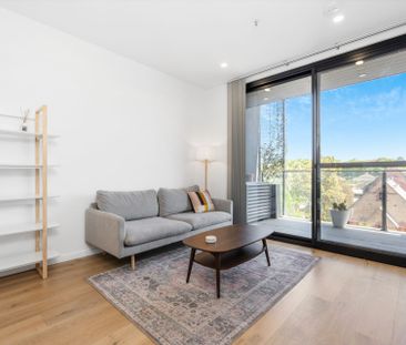 Stylish, Fully-Furnished 1-Bedroom Apartment on Melbourne Street - Photo 1
