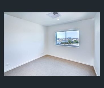 LARGE 2 BED 2 BATH + STUDY NOOK - RIVER VIEWS - MILTON PRECINCT - Photo 3