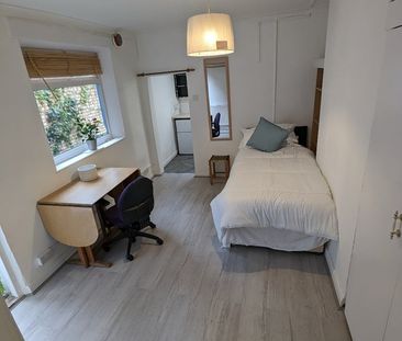 Studio Flat, Shepherds Bush, W12 - Photo 4