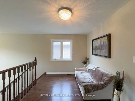 Detached Home For Lease | N9246351 - Photo 4