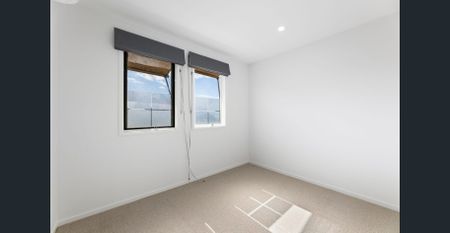 Renovated Luxury Townhouse and Leafy Seclusion in the Heart of Richmond - Photo 4