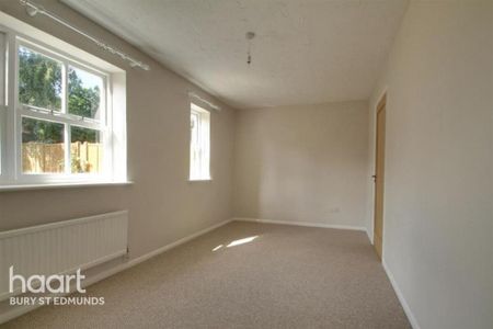 3 bedroom terraced house to rent - Photo 2
