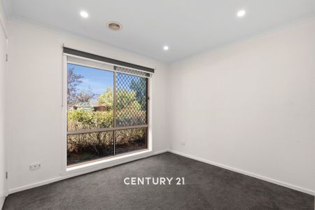 Newly Renovated Family Home in Narre Warren&excl; - Photo 4